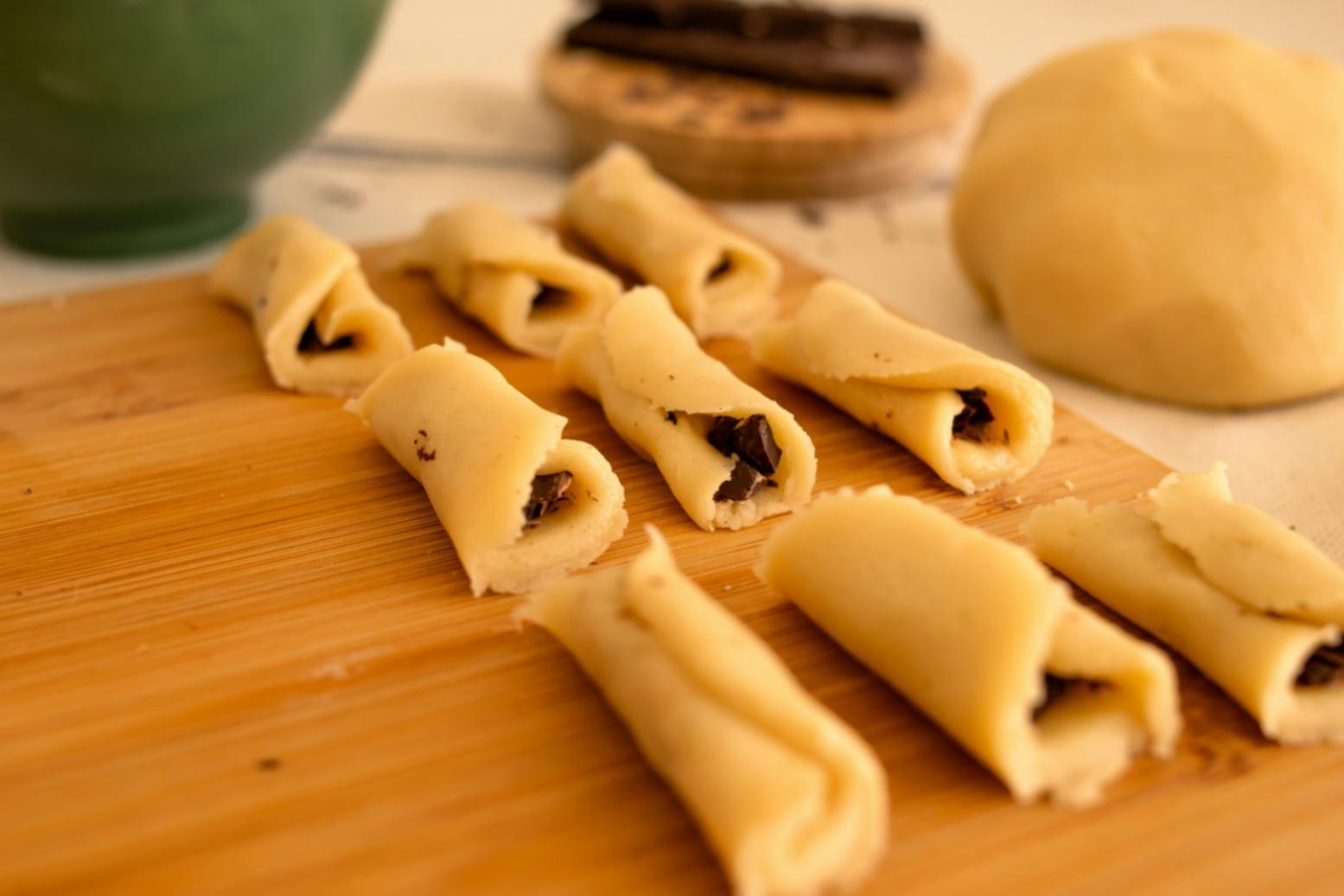 Préparation culinaire avec précision technique